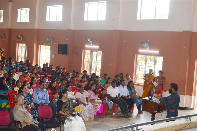 Saraswathi Vidyalaya welcomed its new batch of Lkg students