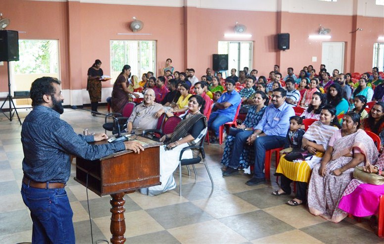 Saraswathi Vidyalaya welcomed its new batch of Lkg students for the academic year 2019-20