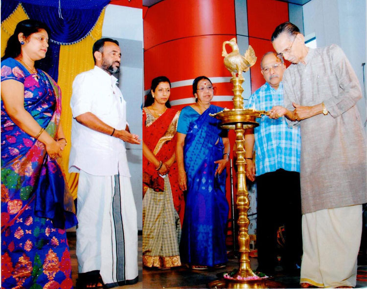 Sri. Kavalam Narayana Panicker inaugurating Sargotsav